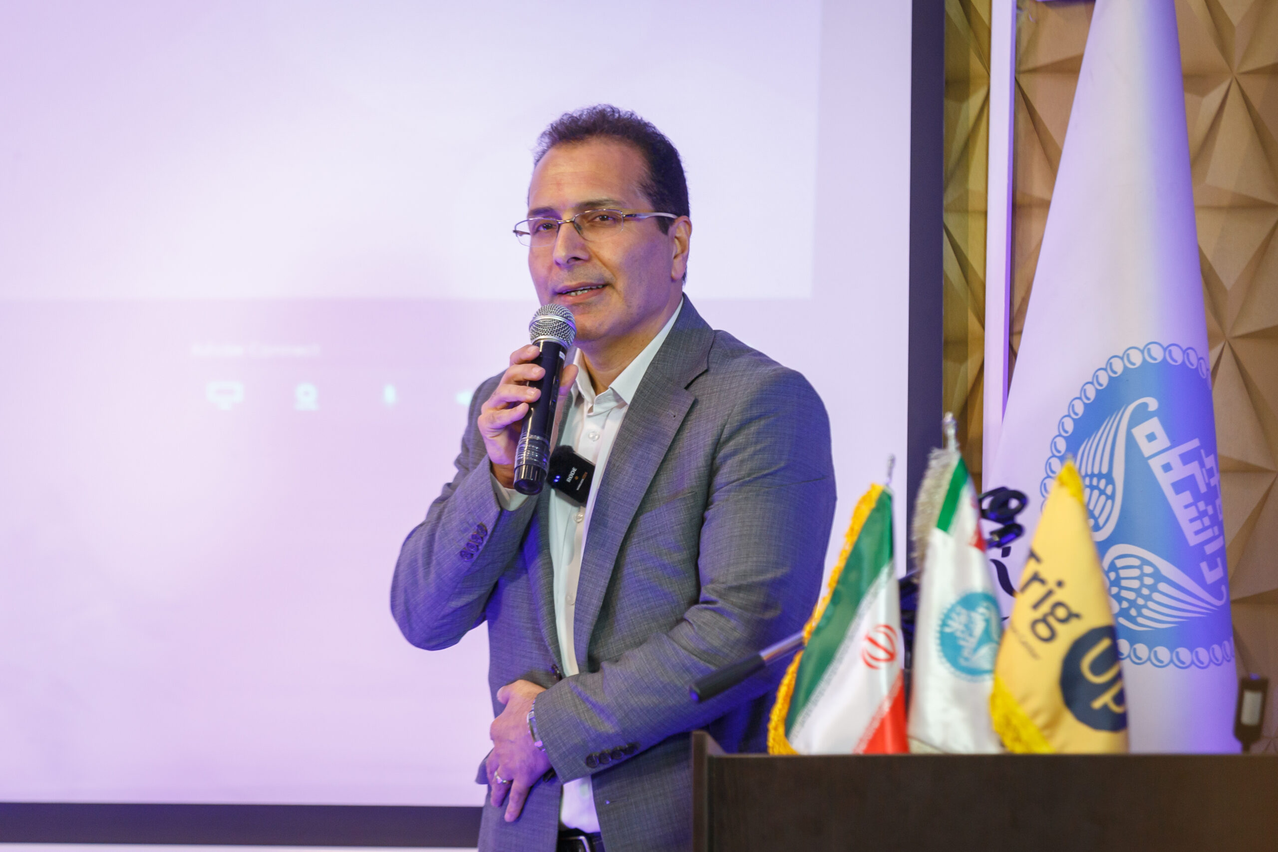 سخرانی کمال سخدری در رویداد از صفر به یک
